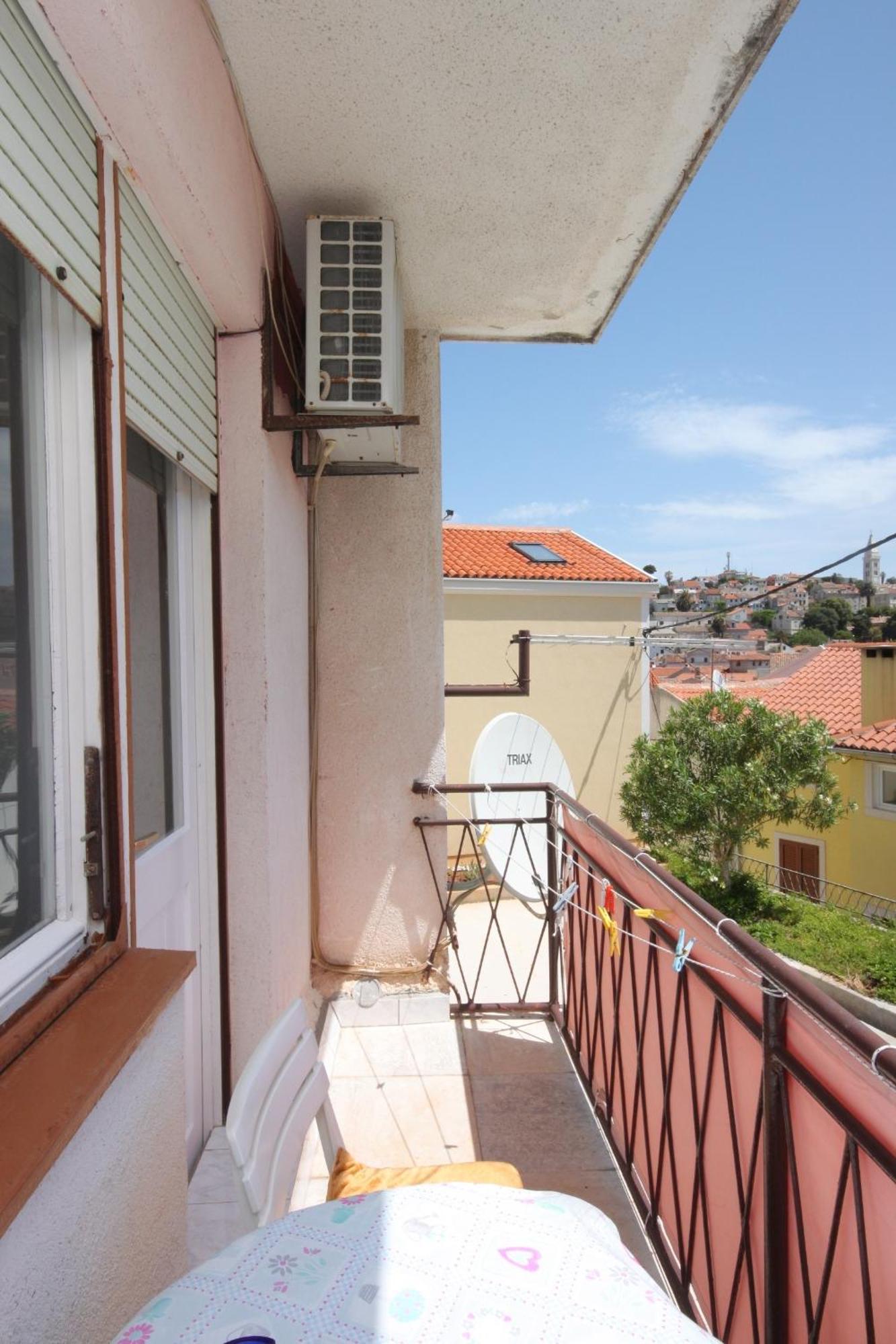 Apartments And Rooms With Parking Space Мали-Лошинь Экстерьер фото