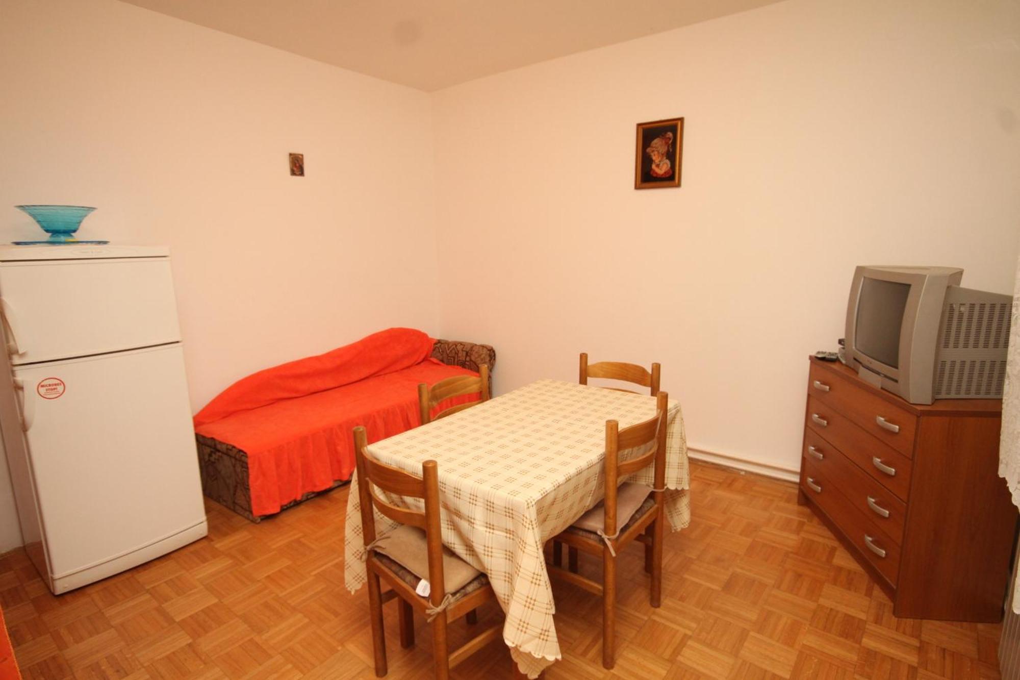Apartments And Rooms With Parking Space Мали-Лошинь Экстерьер фото