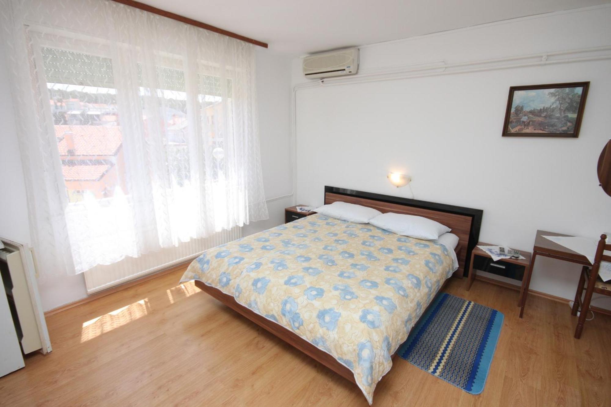 Apartments And Rooms With Parking Space Мали-Лошинь Экстерьер фото