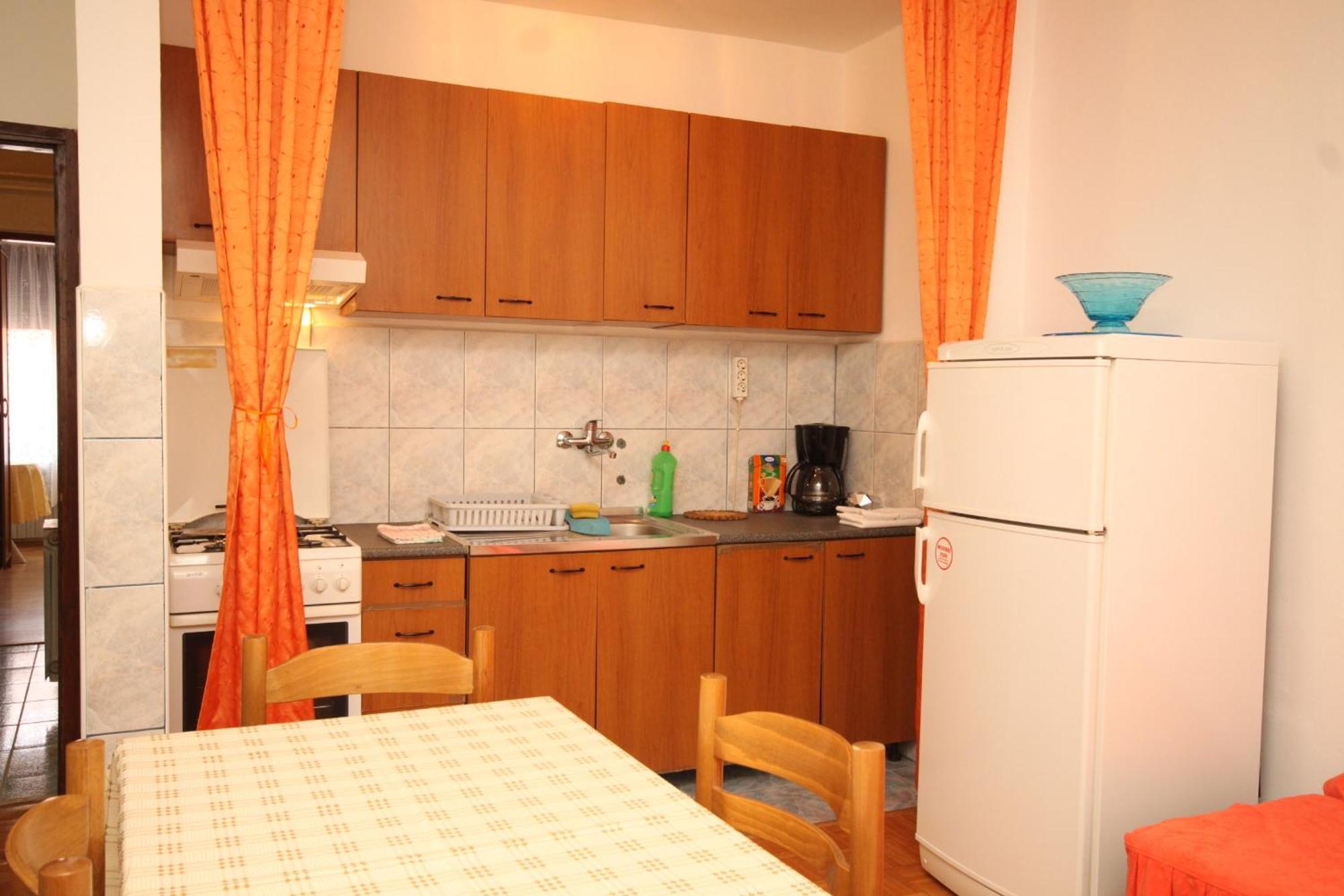 Apartments And Rooms With Parking Space Мали-Лошинь Экстерьер фото