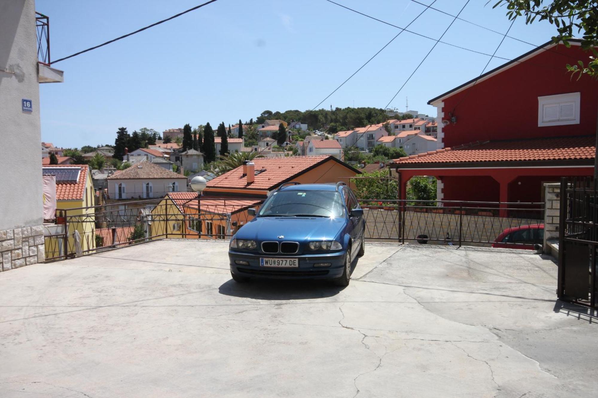 Apartments And Rooms With Parking Space Мали-Лошинь Экстерьер фото