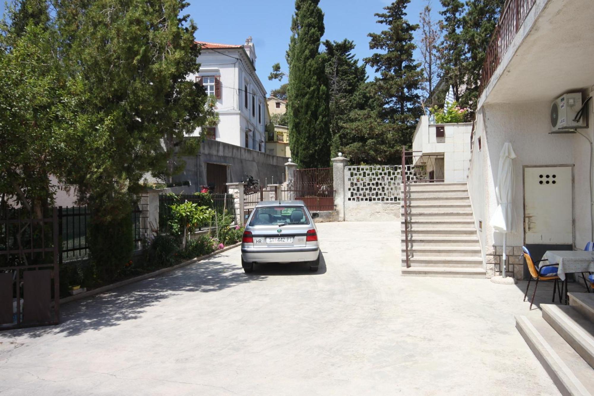 Apartments And Rooms With Parking Space Мали-Лошинь Экстерьер фото