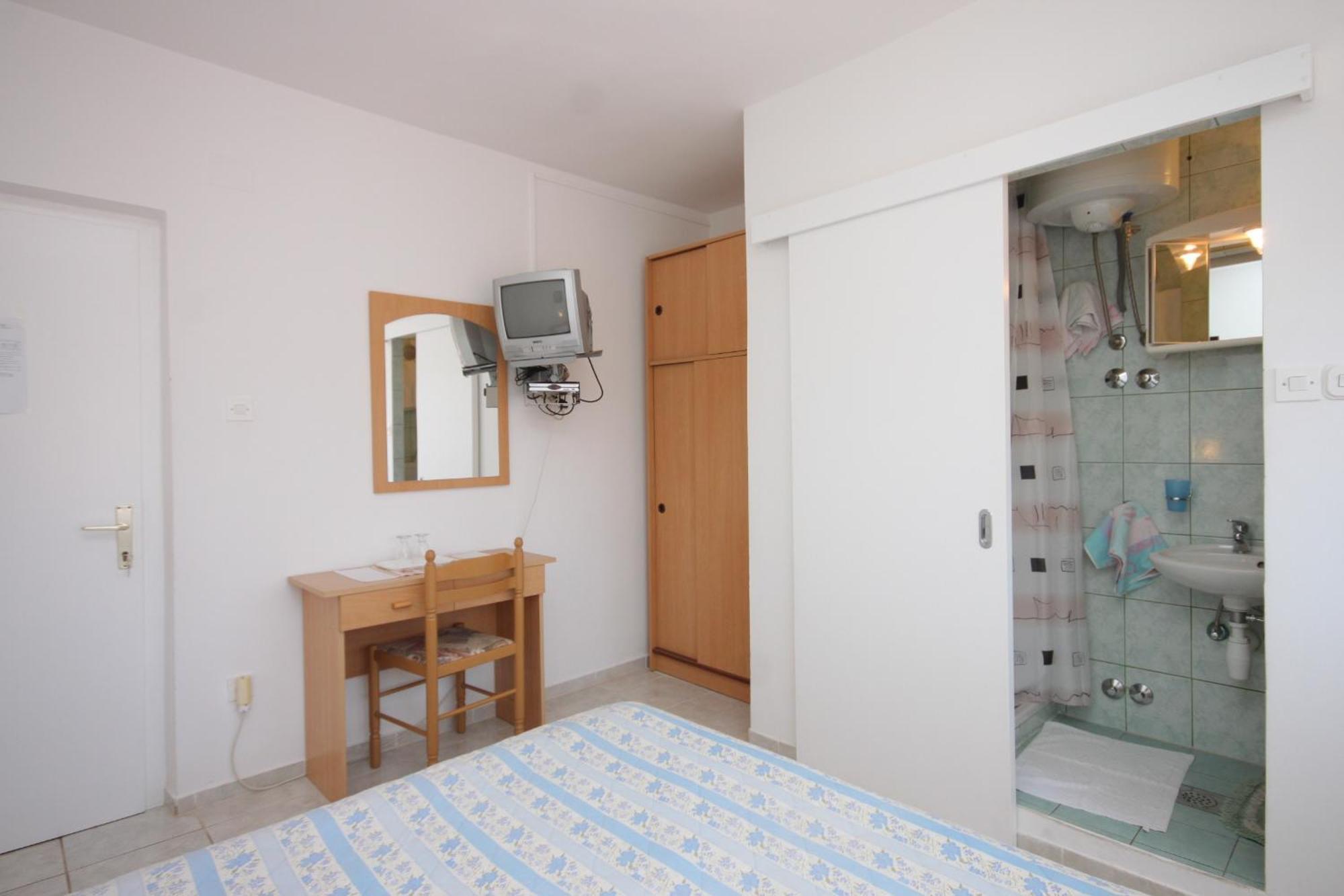 Apartments And Rooms With Parking Space Мали-Лошинь Номер фото